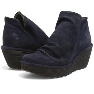 Fly London Yip boot in navy suede, sz 37